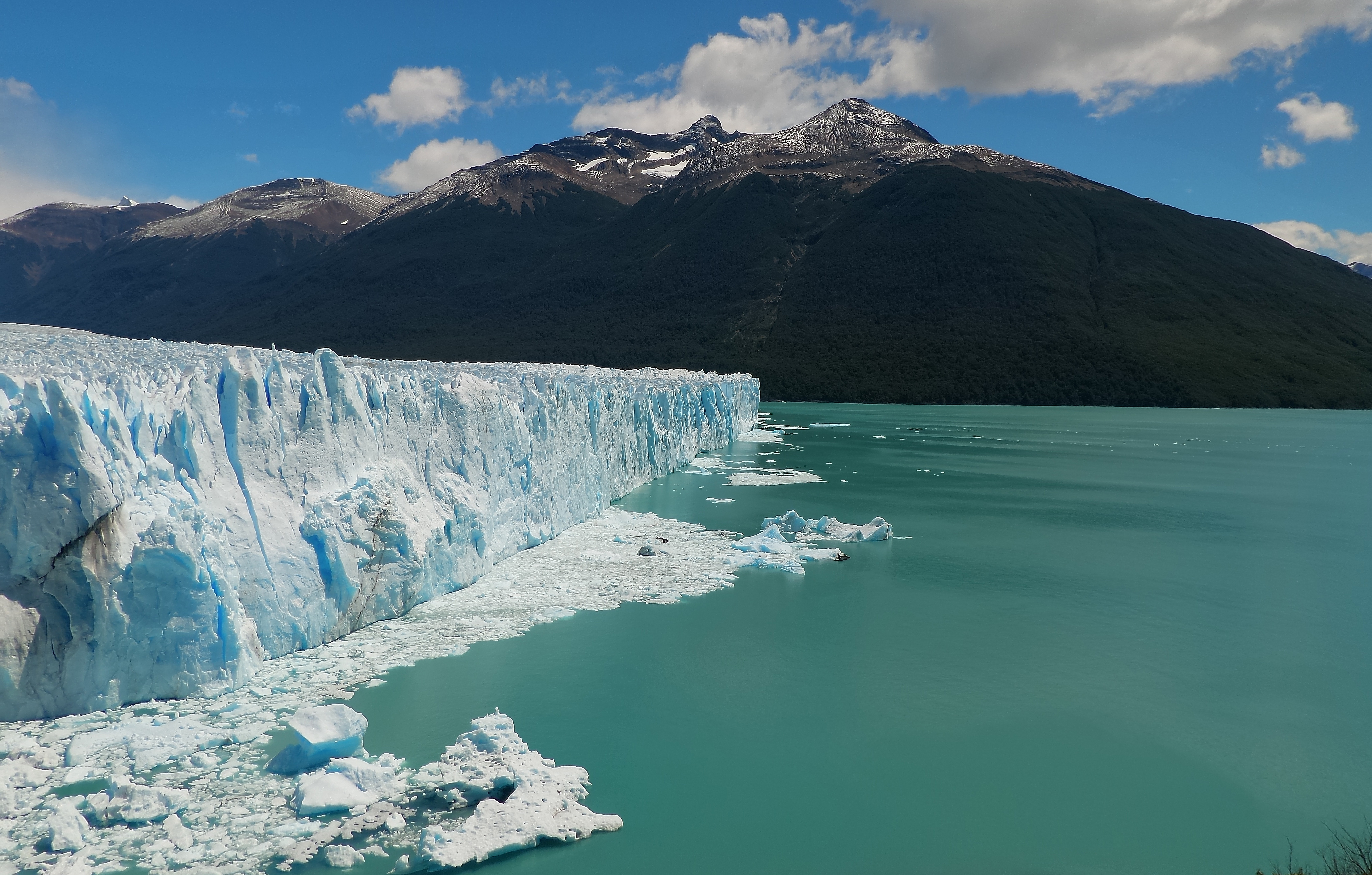 Географический объект нового времени. Аргентина ледниковые озера. Ледник семерка с озером. Ледники Камчатки. Ледник Пуэрто Модеро.